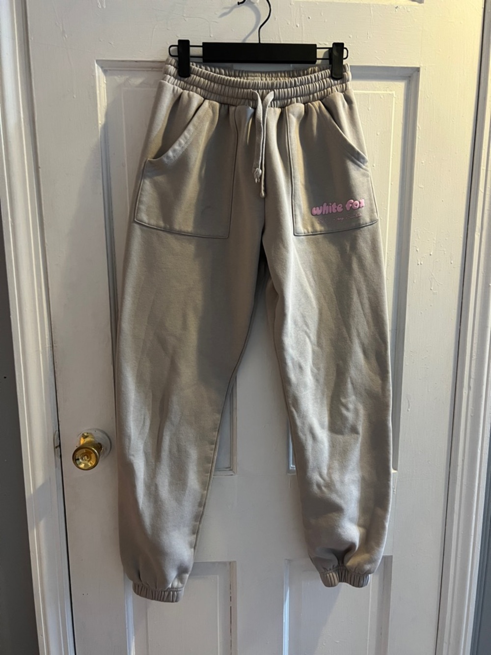 White Fox Lounge Essential Era 8 Mooncake and Pink Sweatpants XXS